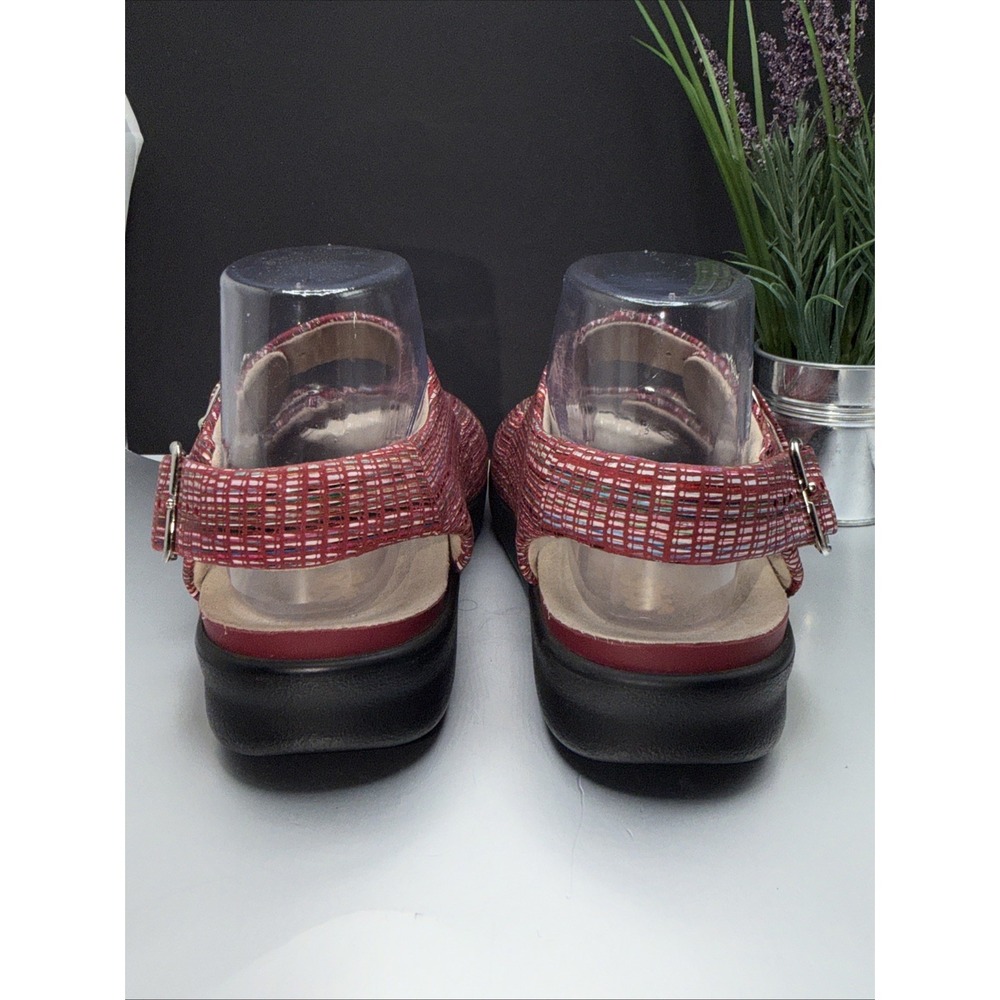 SAS Relaxed Rainbow Sandals Womens 7 Red Leather Open Toe Casual Slingback Strap - Picture 6 of 16